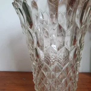 Grand vase en verre décoré