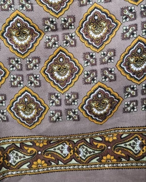 foulard vintage à motifs