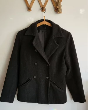 manteau noir en laine vintage