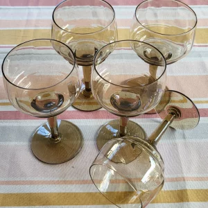 5 verres ambrés à vin