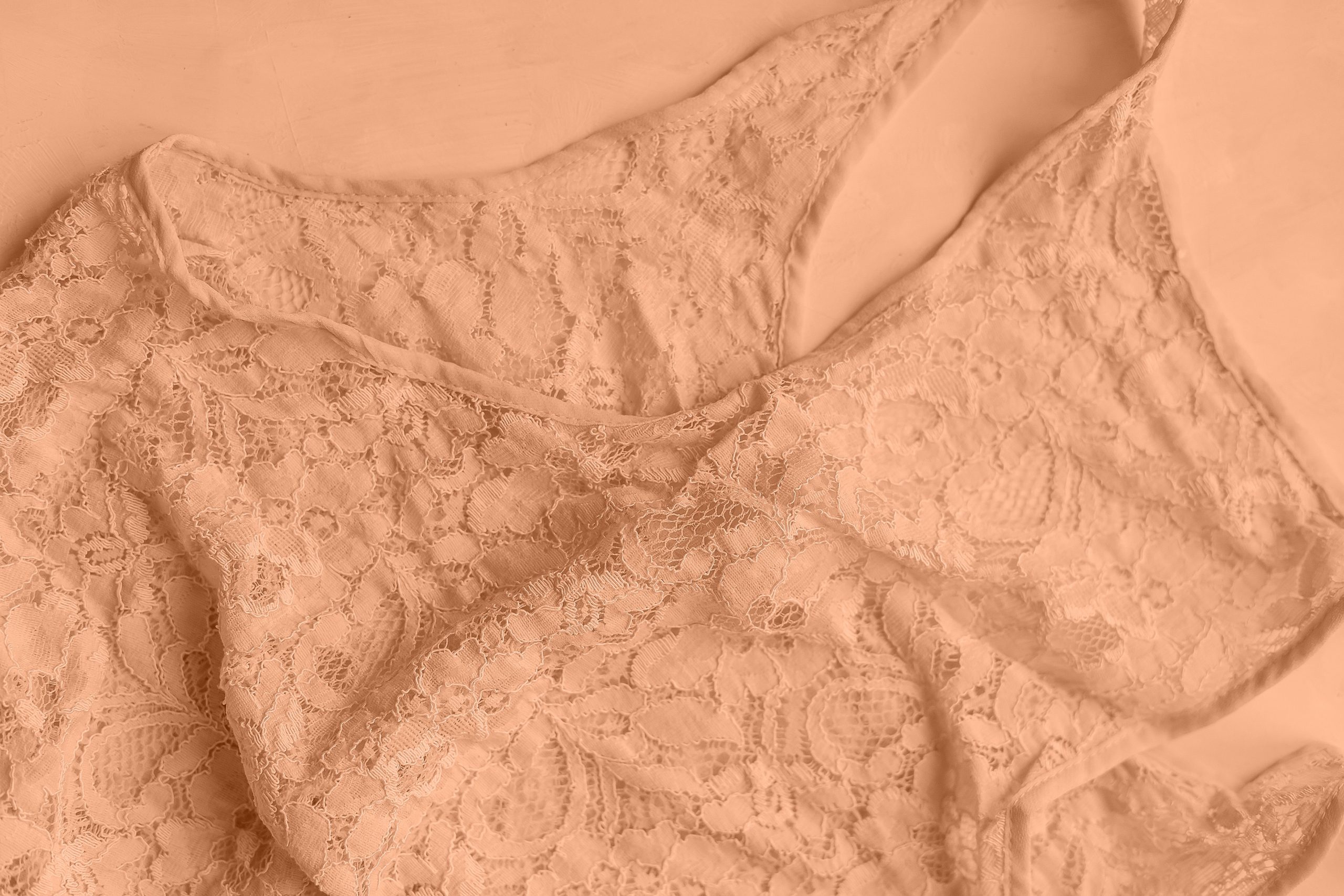 Dentelle lingerie delicate tons beige doux elegance